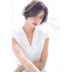 大人のアンニュイ感×ショートボブ×グレージュ