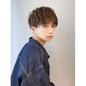 フェザーパーマ刈り上げショートブルーグレー横浜