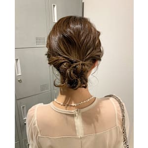 【Lolonois天満】シニヨンアレンジ