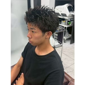 スパイキーショート　刈り上げ　束感