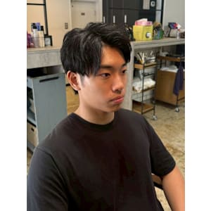 アップバング　束感　ツーブロック　刈り上げなし 