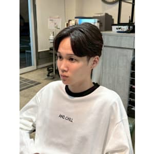 韓国センターパート　ニュアンスパーマ　毛流れセンターパート