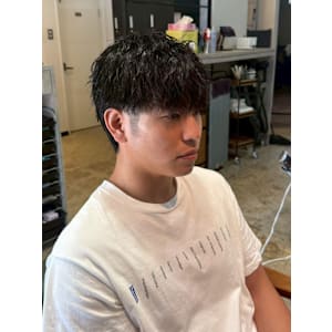 ソフトツイストスパイラル　マッシュウルフ　ツーブロック　