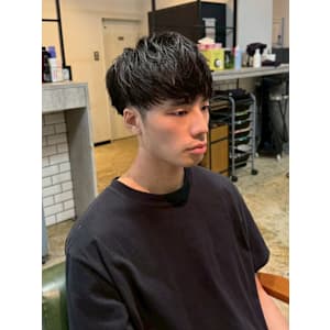 ショートマッシュ　束感　無造作　ツーブロック　刈り上げ　