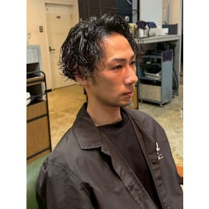 .ツイストスパイラル　センターパート　大人カジュアル　 - MEN'S SALON SOLEIL by alfRed【メンズサロンソレイユ バイアルフレッド】掲載中