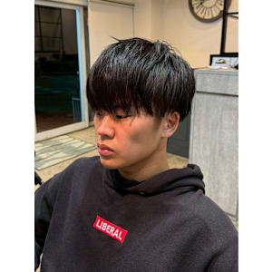 マッシュ　束感ショート　ツーブロック　刈り上げ