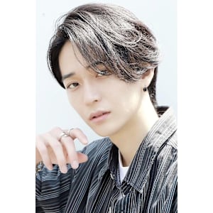 ミディアム耳かけショート