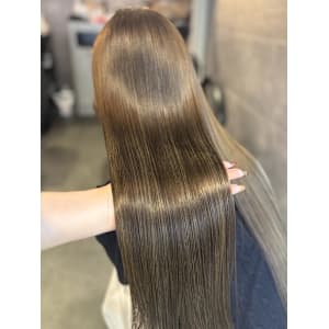 《鈴木茉奈》オリーブブラウン/透明感カラー/艶感