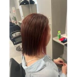 ピンクボルドーカラーのイヤリングカラー - newi 所沢【ネウィ トコロザワ】掲載中