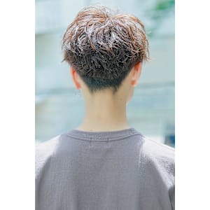 無造作マッシュ　スパイラル　刈り上げ