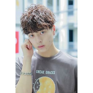 無造作マッシュ　スパイラル　刈り上げ