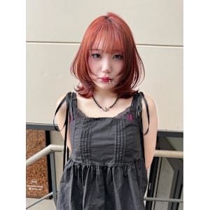 ケイ＊10〜20代ハッシュカット　ミディアムウフル