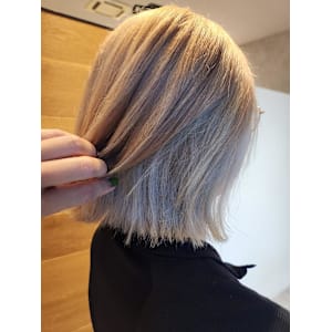 ホワイトティー×ホワイトシルバー