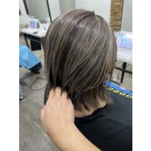 白髪ぼかしハイライトイルミナカラー池袋 - prize Iris 池袋【プライズ アイリス】池袋駅東口店【プライズアイリス イケブクロ イケブクロヒガシグチテン】掲載中
