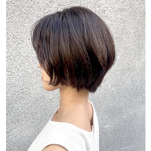 クセ毛でもまとまる　大人ショート