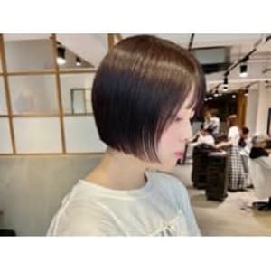 "土橋“小顔効果大人かわいい前下がりボブ【酸性ストレート】