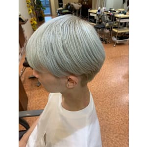 シルバーorホワイトカラー - ワンダー 矢野口駅前店【ワンダー ヤノクチエキマエテン】掲載中