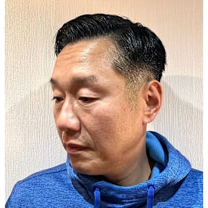 サイドパートフェードカット