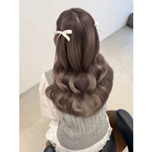 透明感グレージュ