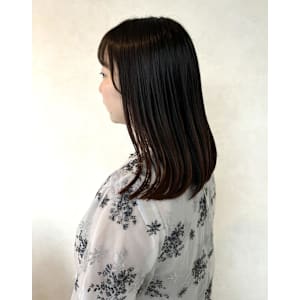 【地毛風カラー・顔周りレイヤー重ためミディアムロング】