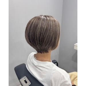 ショートボブ☆白髪ぼかしハイライト