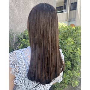 サロントリートメントで集中ケア　透明感グレージュカラー