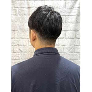 ツーブロック×ナチュラルパートスタイル