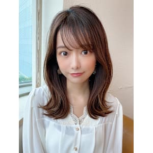 シースルーぱっつん前髪で結んでかわいいフェイスレイヤー