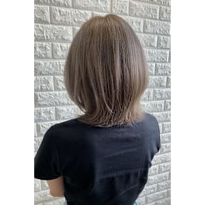 後ろ姿も可愛い【40・50代ママ】に推したい「こなれウルフ」