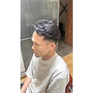 緩めフェザーショート