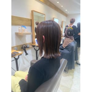 白髪ぼかし細めハイライト30代40代50代セミディ - Mira by KENJE【ミラバイケンジ】掲載中