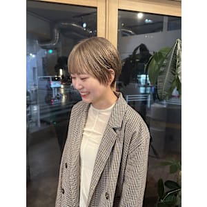 ハイトーンベージュショート