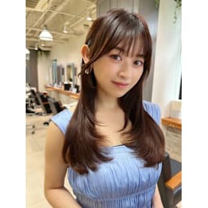 セミロングトレンドシースルー前髪ヘア