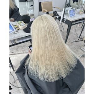 ホワイトベージュハイトーンカラー