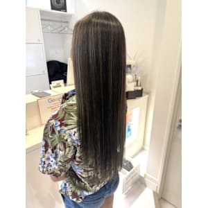 ロングハイライト×グレー - K&K  ブリーチ/ダブルカラー/プルエクステ/縮毛矯正/髪質改善【ケイアンドケイ  ブリーチ ダブルカラー プルエクステ シュクモウキョウセイ カミシツカイゼン】掲載中