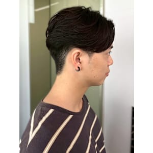 マッシュ メンズショート センターパート 韓国ヘア 20代