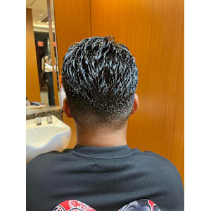 銀座　理容室　ミドルフェード