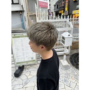 ハイトーン×ショート - HAIR & MAKE EARTH 高田馬場店【ヘアメイクアース タカダノババテン】掲載中