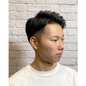 新宿で清潔感No.1大人の魅力を引き出すメンズショート