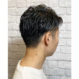 新宿で清潔感No.1大人の魅力を引き出すメンズショート