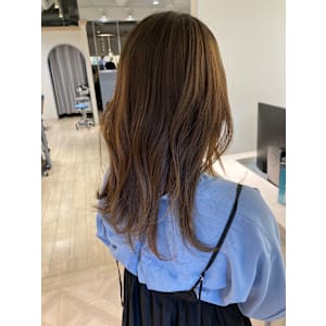 ブリーチなしダブルカラー明るめのベージュイルミナ艶カラー