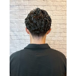 新宿エリア人気／大人のビジネスパーマ【新宿/理容室】