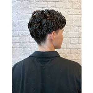 新宿エリア人気／大人のビジネスパーマ【新宿/理容室】