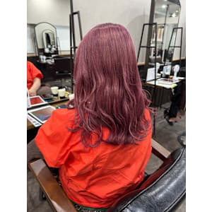 ピンクベージュ