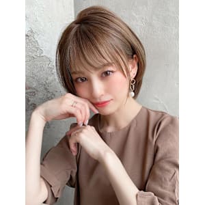 30代40代に人気の大人かわいい前髪ありのくびれショート