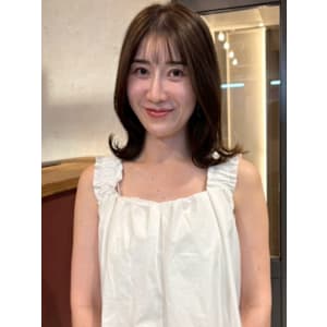 くびれヘア 髪質改善 アッシュブラウン 外ハネ 顔周りカット