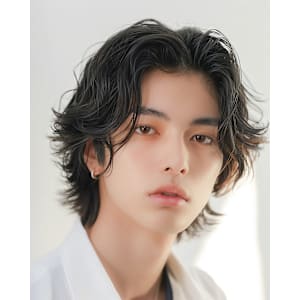 ツーブロック×波打ちパーマ◎韓国風マッシュ黒髪センターパー