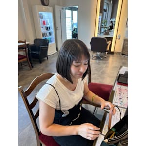 1colorグレージュ