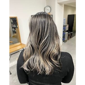 Emu(エミュー)×スタイル