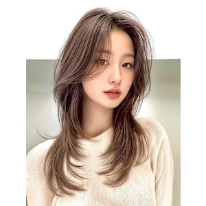 韓国風 レイヤーカット かきあげ前髪 ベージュアッシュ